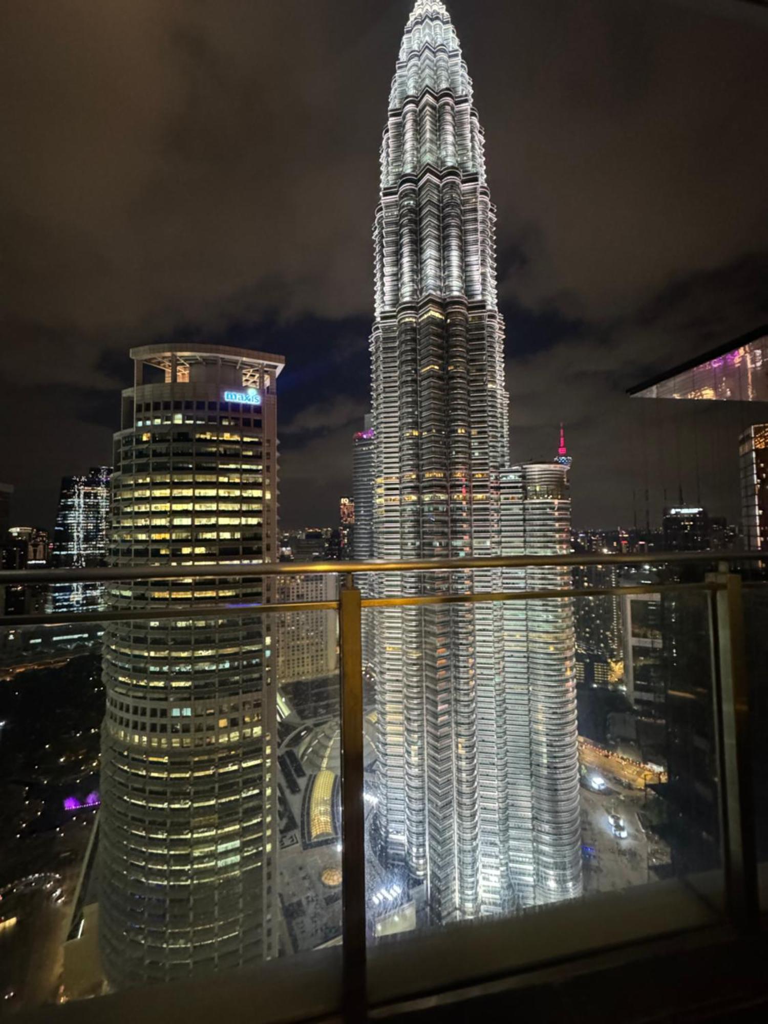 Luxury House Klcc View Romantic Candle Light Linked To Klcc Mall Pangsapuri
