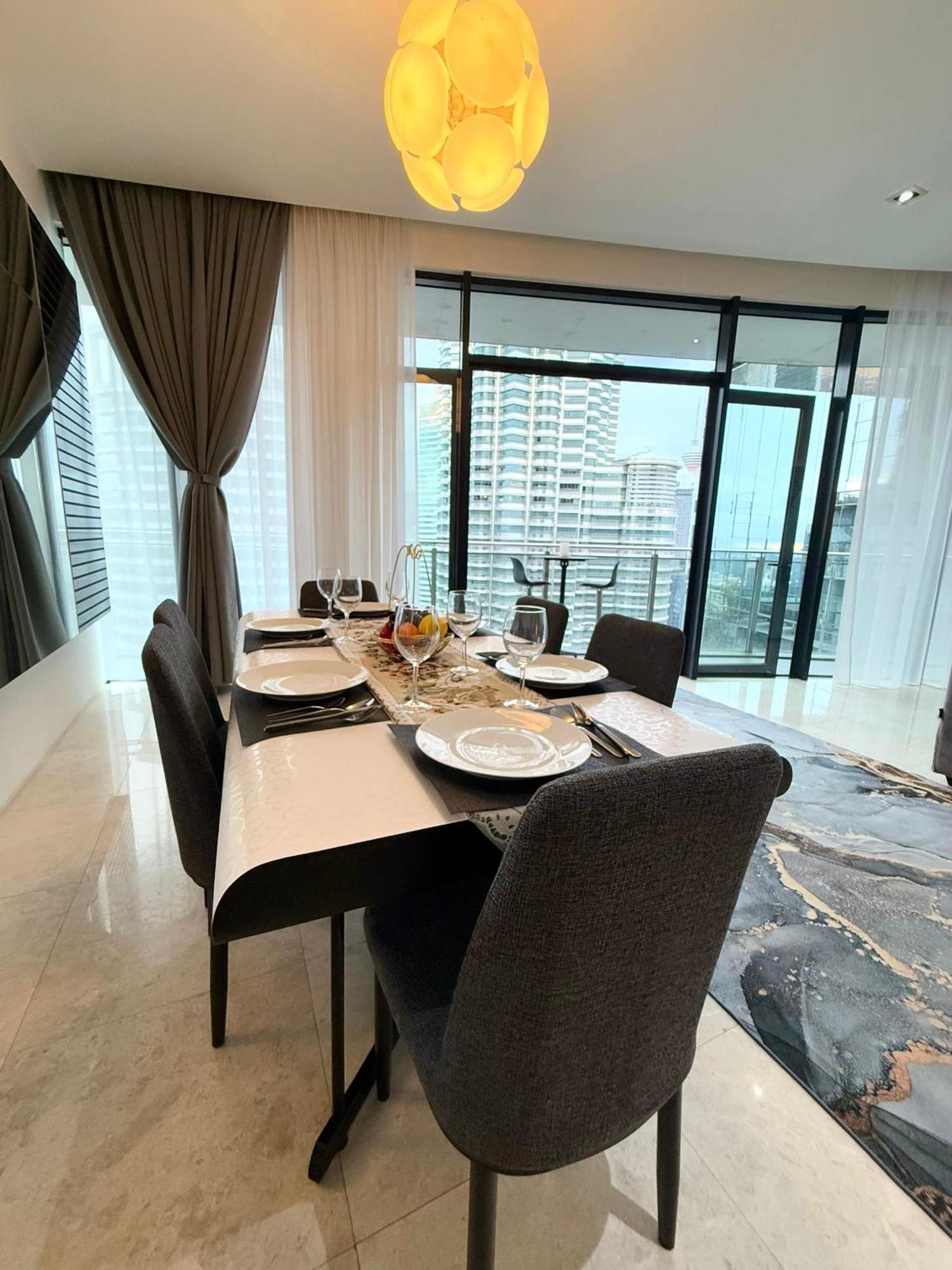 Pangsapuri Luxury House Klcc View Romantic Candle Light Linked To Klcc Mall