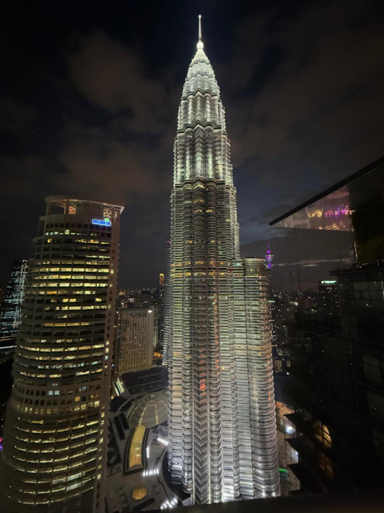 Luxury House Klcc View Romantic Candle Light Linked To Klcc Mall Kuala Lumpur
