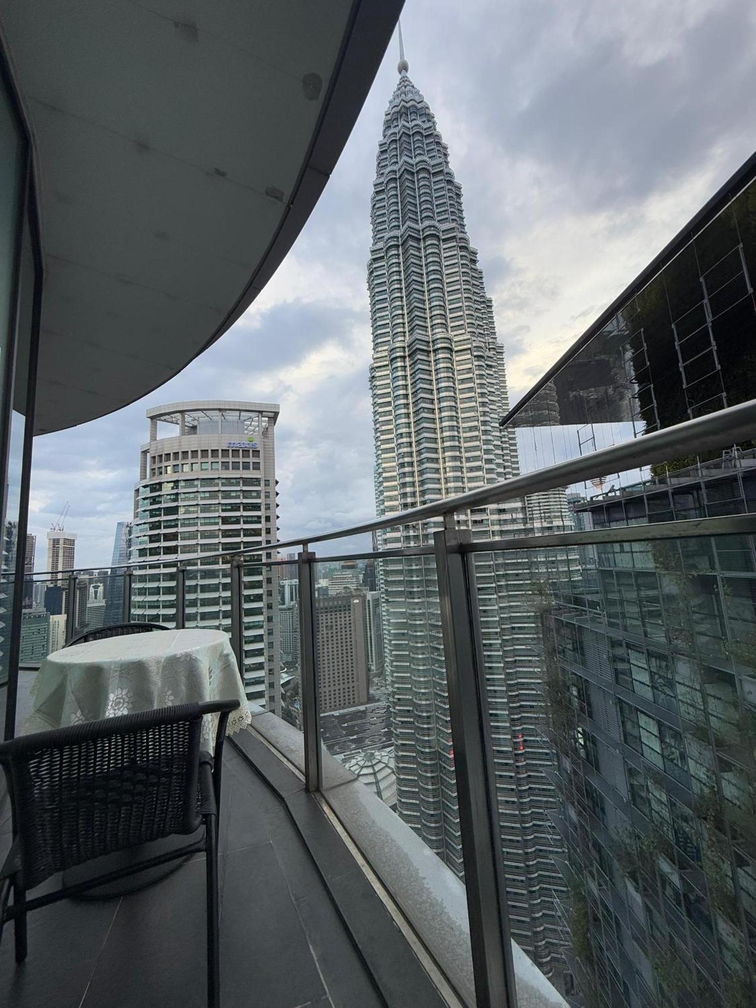 Pangsapuri Luxury House Klcc View Romantic Candle Light Linked To Klcc Mall